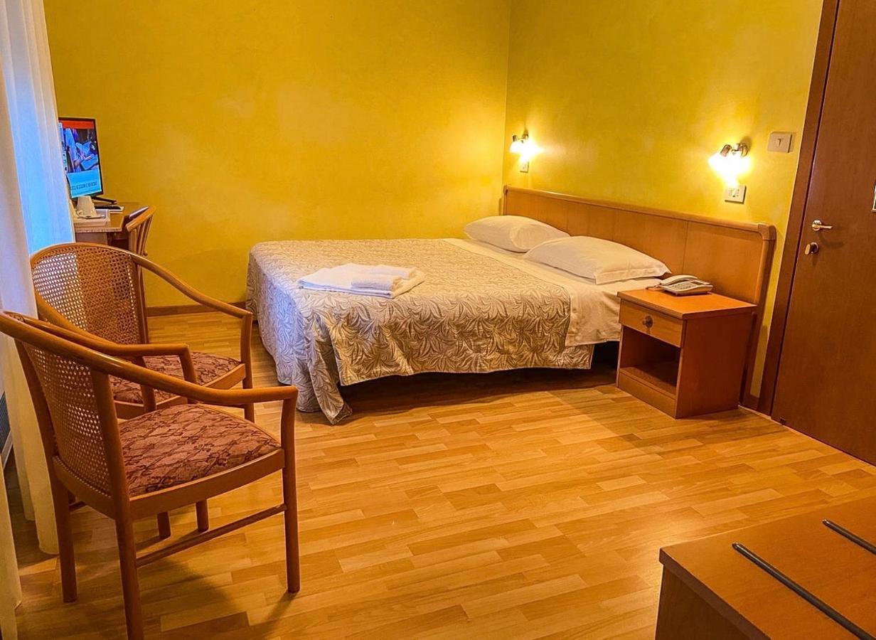 Hotel Chalet Del Lago Avigliana Luaran gambar